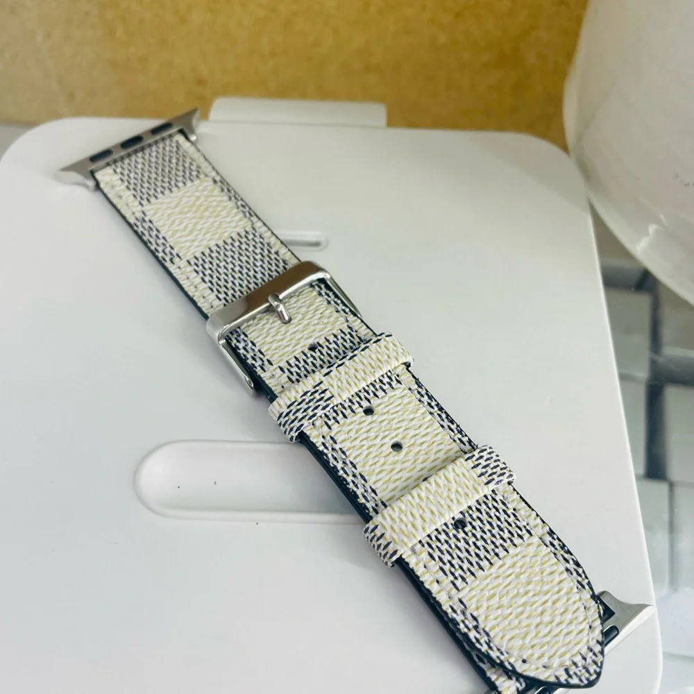 Cute Checkered Watchband in White For Apple Watch Any Series, Please Select Size